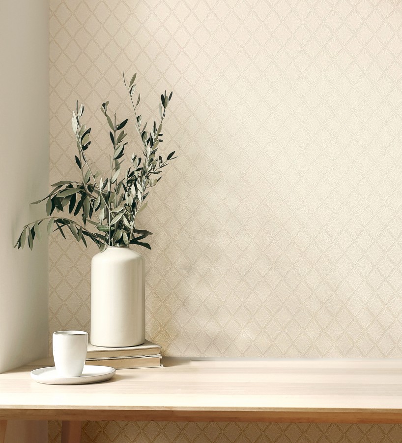 Papel pintado de rombos de capitone bordados en relieve tonos beige  Kensington Quilted 683648