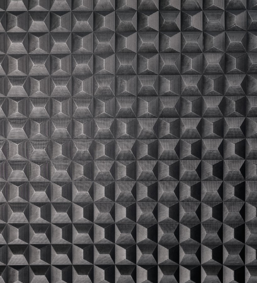 Papel pintado de cubos 3 d con textura acero cepillado color negro  Barret Dimension 683651