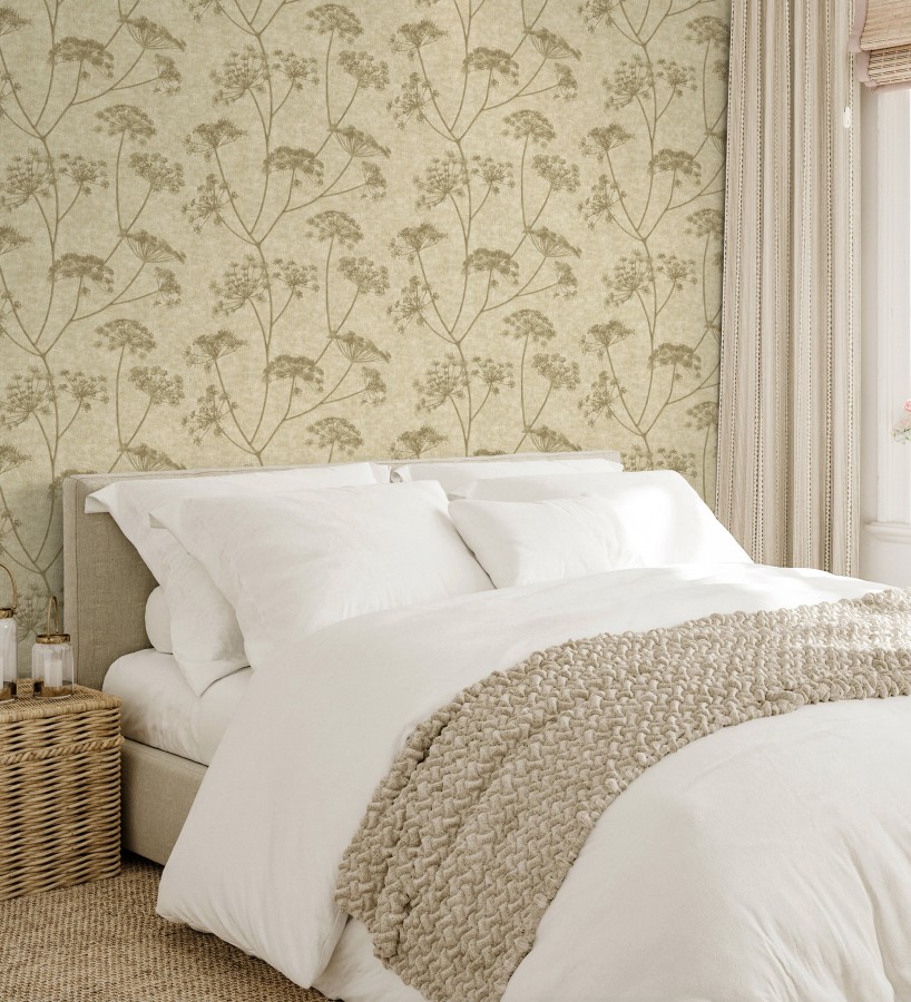 Papel pintado de hojas marrón con fondo textil en relieve  Marlow Wildflower 683656