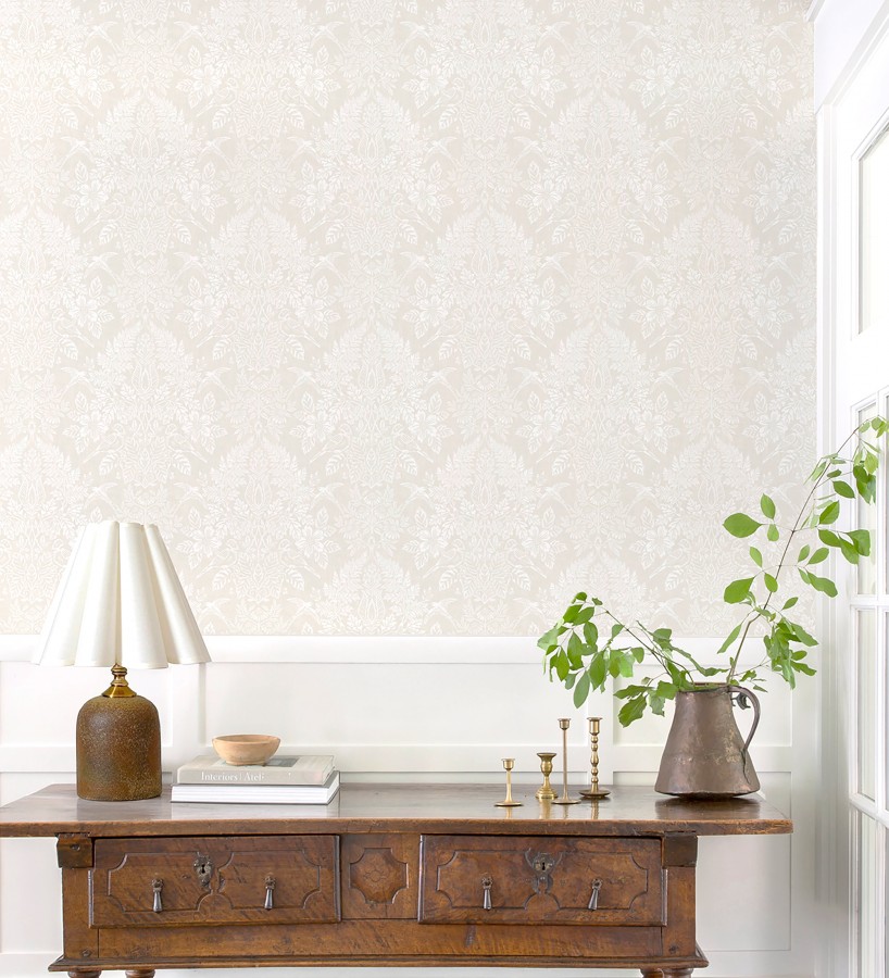 Papel pintado damasco artístico con flores y pájaros fondo nácar blanco  Charlotte Heritage 683663