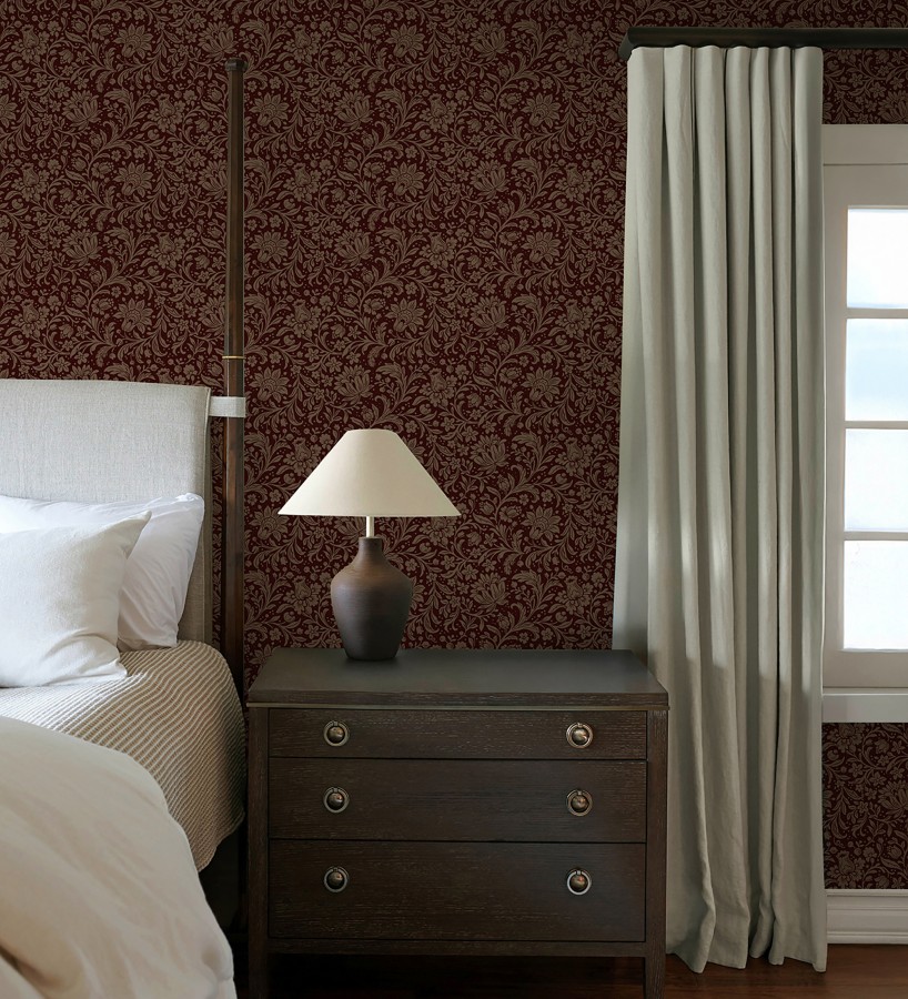 Papel pintado floral con hojas estilo vintage fondo rojo burdeos  Waverly Ornate 683666