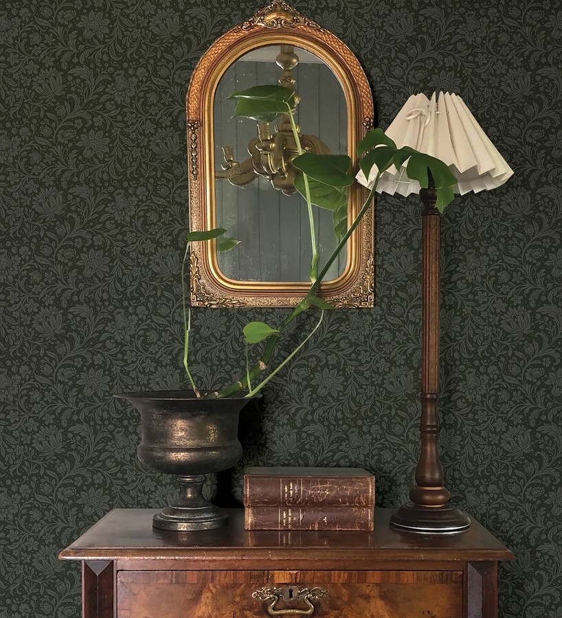 Papel pintado floral con hojas estilo vintage fondo verde oscuro  Waverly Ornate 683667