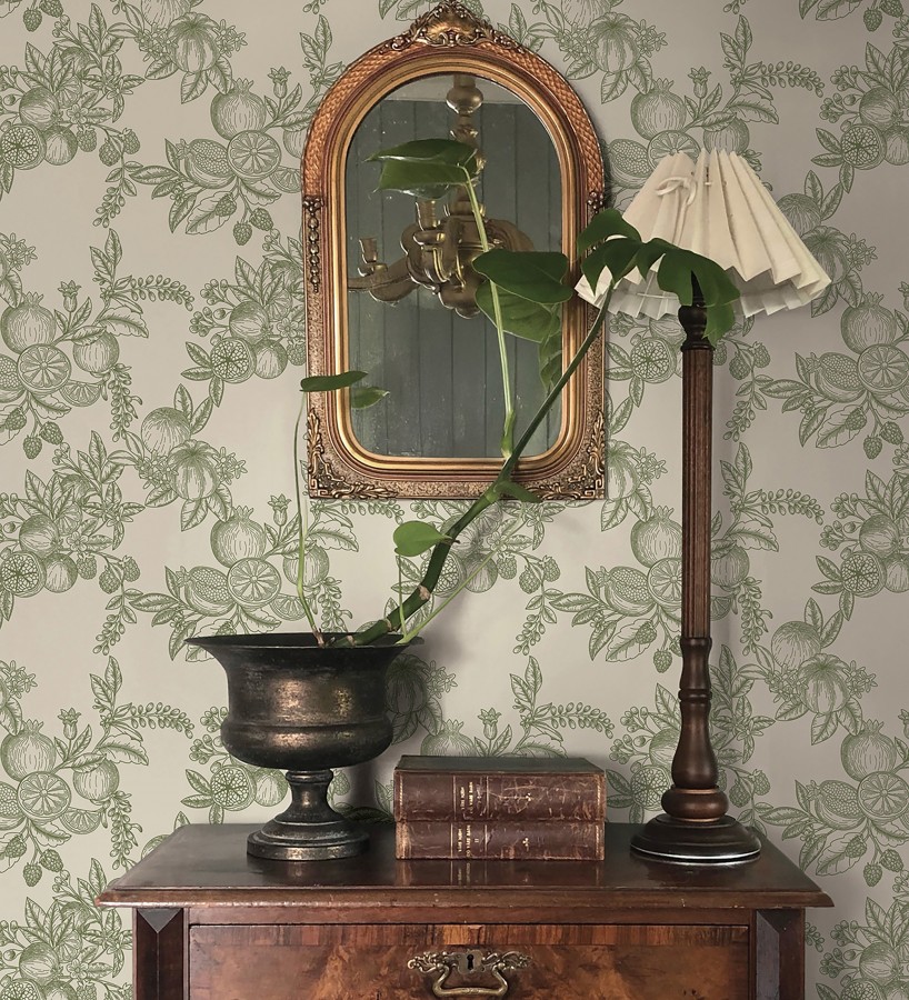 Papel pintado de frutos y hojas color verde fondo crema   Sicily Pomm 683675