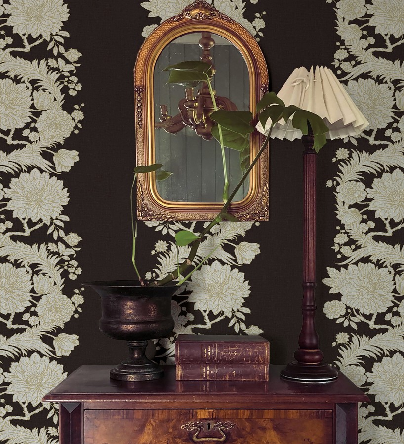 Papel pintado ornamental de flores perfiladas en oro fondo negro  Montrose Grand 683680