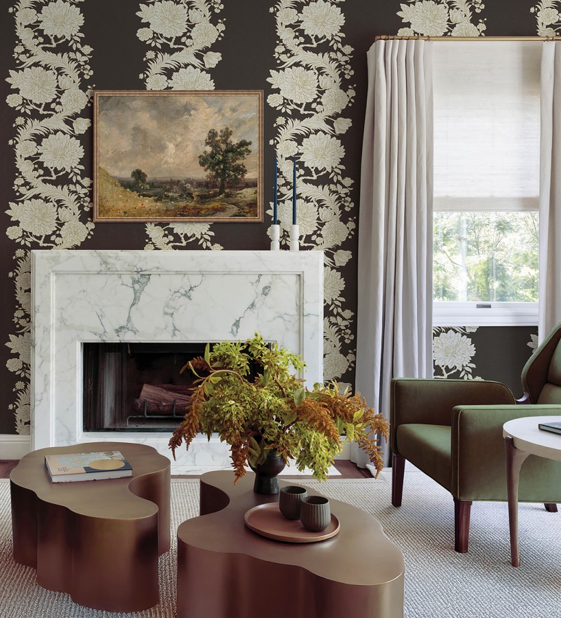 Papel pintado ornamental de flores perfiladas en oro fondo negro  Montrose Grand 683680