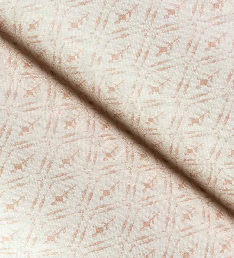 Papel pintado rombos sobre lienzo diseño ikat tonos coral  Skye Trellis 683709