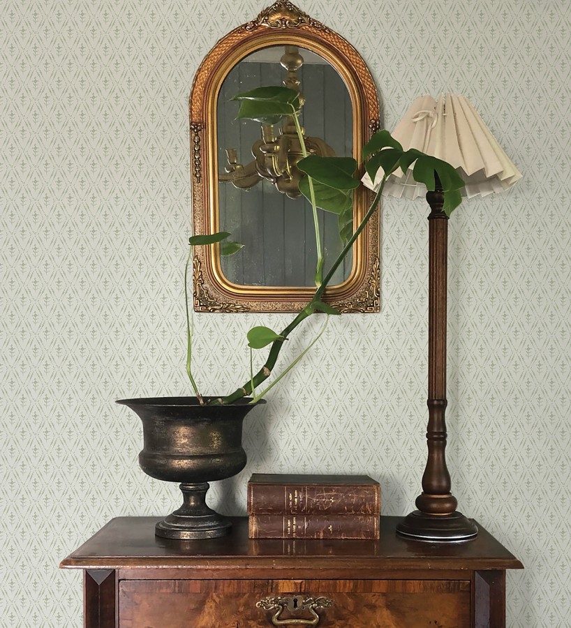 Papel pintado rombos sobre lienzo diseño ikat tonos verde  Skye Trellis 683713