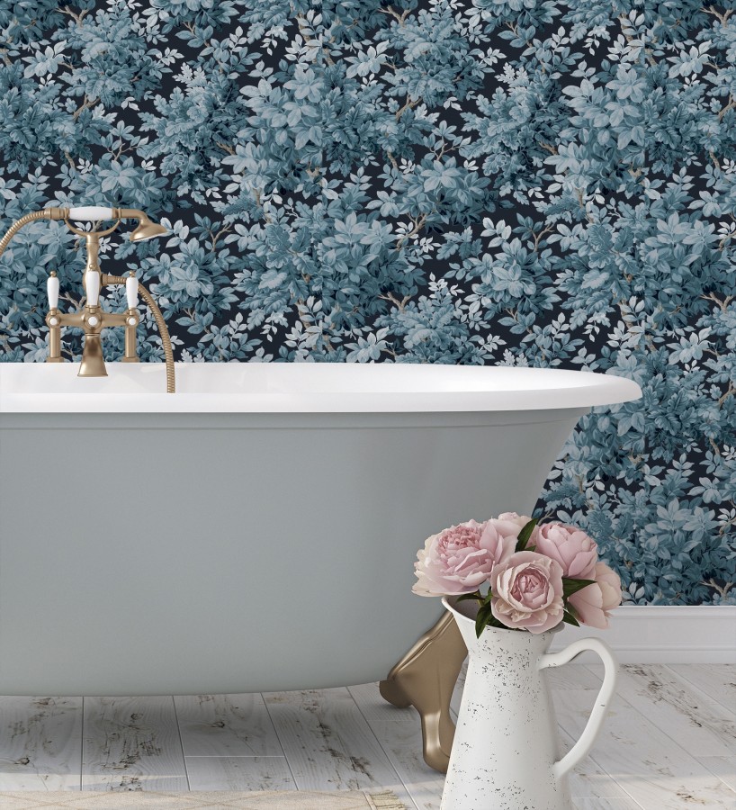 Papel pintado bosque frondoso con tonos azules  Cotswold Foliage 683775