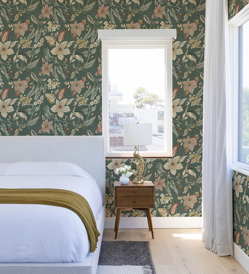 Papel pintado garza y flora exótica fondo verde  Seraphina Garden 683806