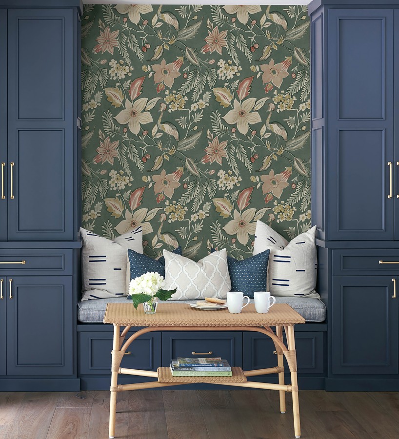 Papel pintado garza y flora exótica fondo verde  Seraphina Garden 683806