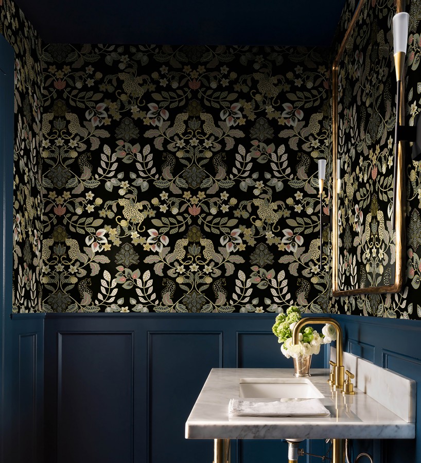 Papel pintado jardín de leopardos fondo negro   Liana Eden 683829