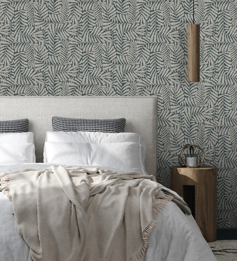 Papel pintado minimalista de hojas nacaradas fondo azul plomo  Riviera Opulent 683845