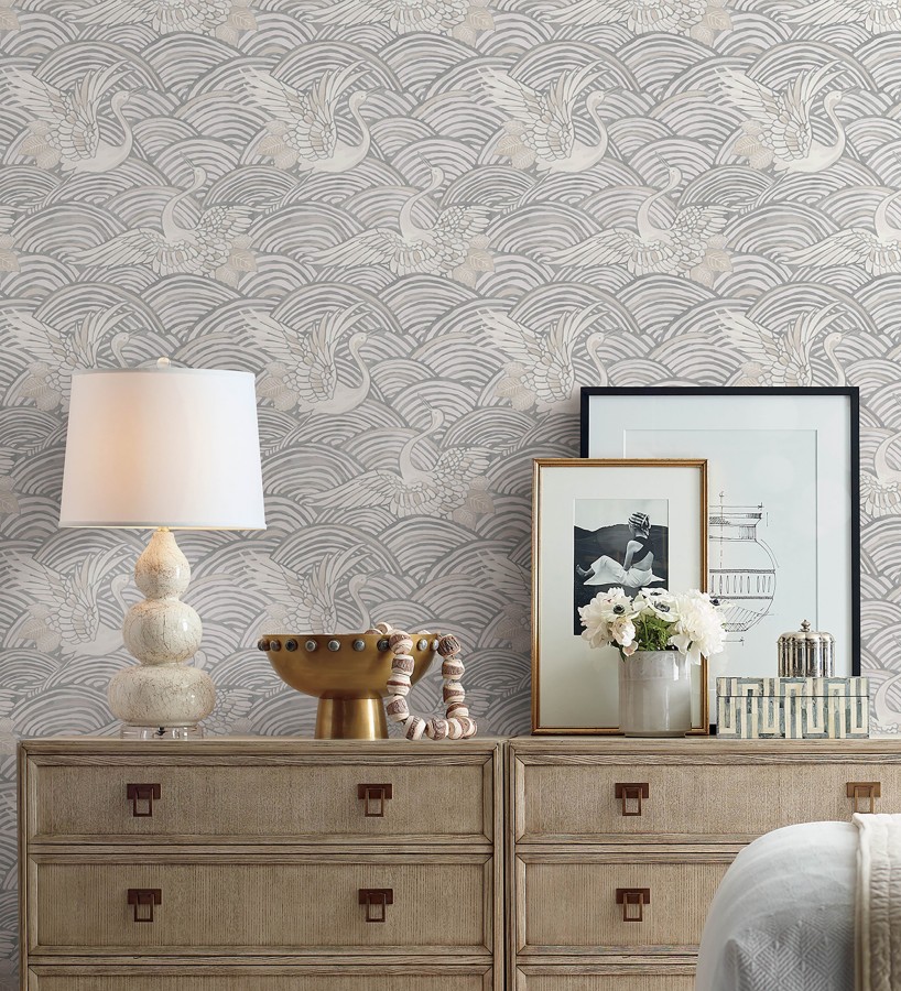Papel pintado grullas y ondas estilo japonés acuarela tonos grises  Mila Winged 683956