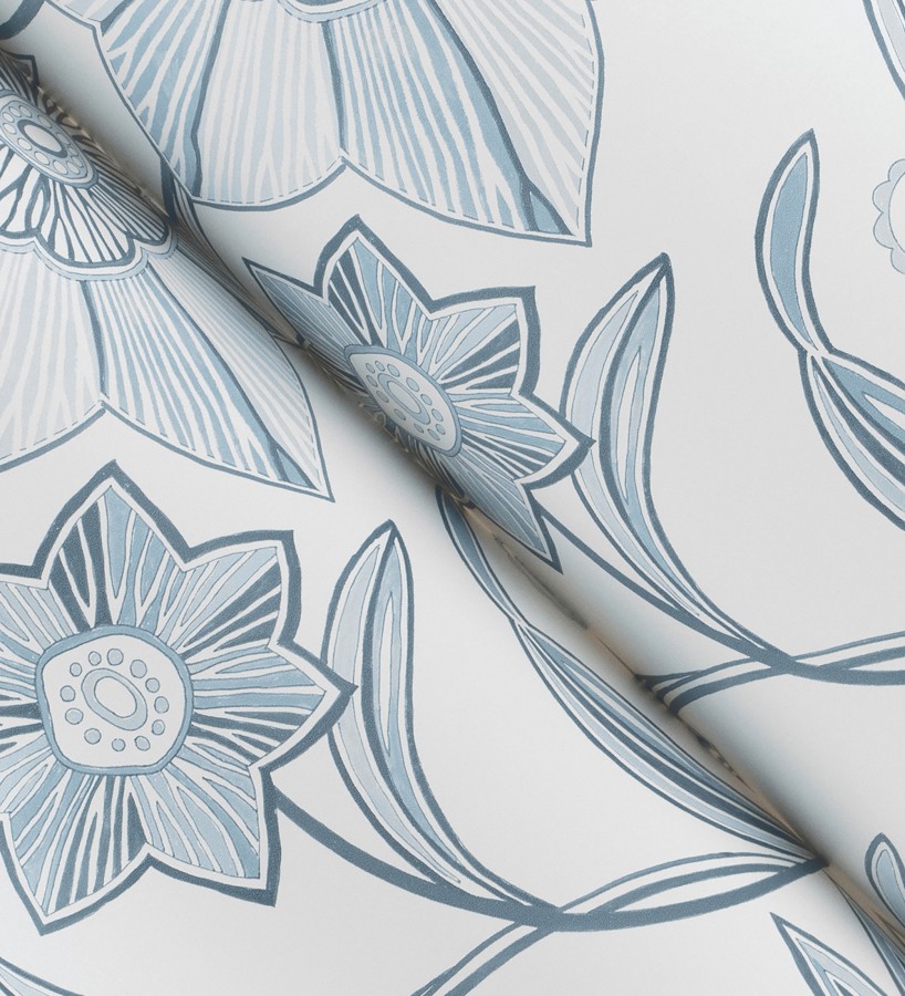 Papel pintado de flores de trazo lírico en azul sereno  Clara Bloom 683972