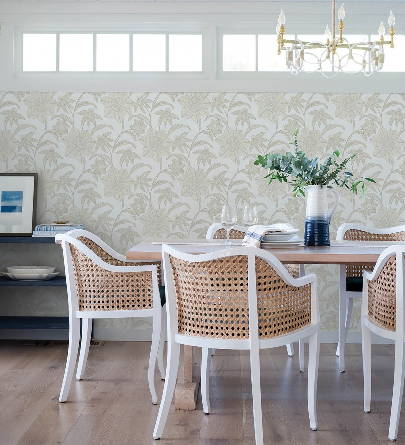 Papel pintado de flores de trazo lírico en beige y crema  Clara Bloom 683975