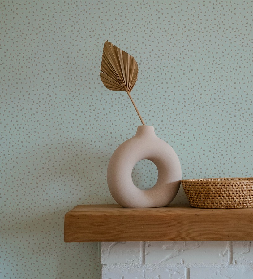 Papel pintado de motas de pintura cobriza fondo cian grisáceo  Pia Polka 684043