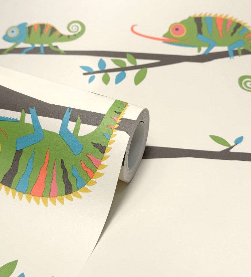 Papel pintado de camaleones en ramas de selva infantil colorido  Izan Tropic 684065