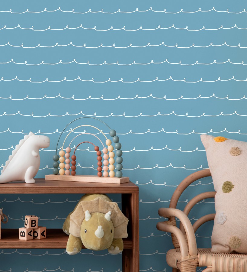 Papel pintado ondas blancas minimalistas fondo color azul cielo  Zoe Wavy 684078