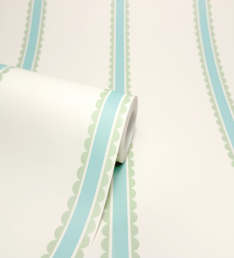 Papel pintado rayas celestes y verdes festoneadas infantil  Olivia Wavy 684079