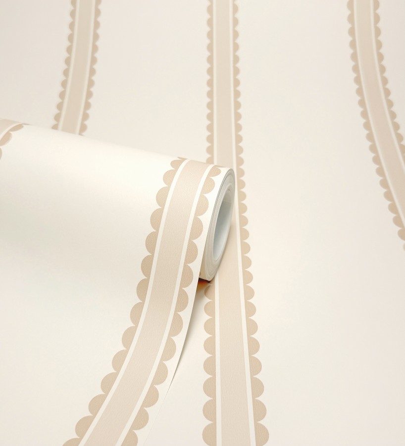 Papel pintado rayas beige festoneadas infantil  Olivia Wavy 684081