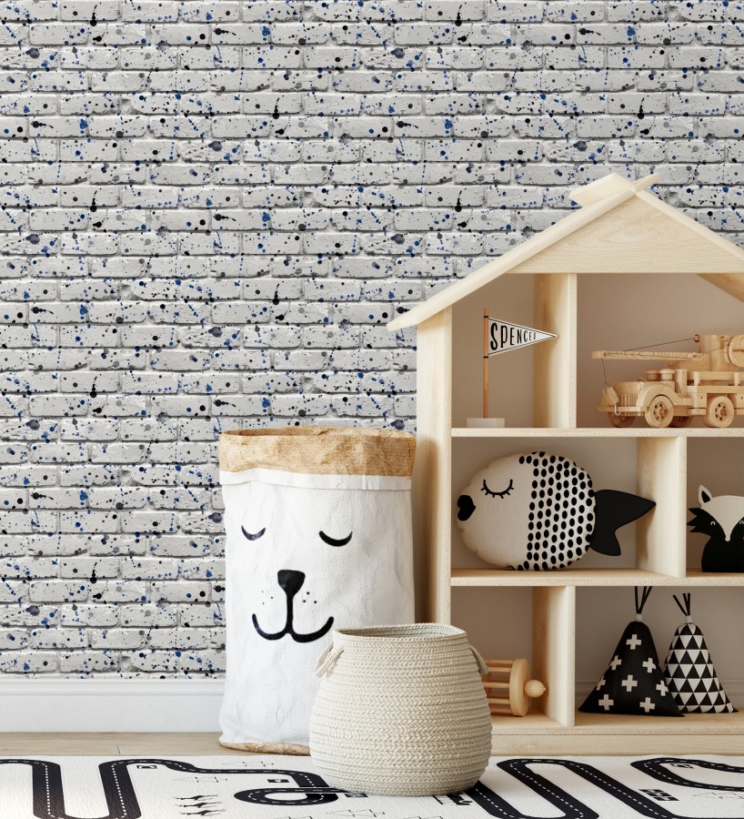 Papel pintado de ladrillos urbano con salpicaduras azules y negras  Spotty Studio 684095
