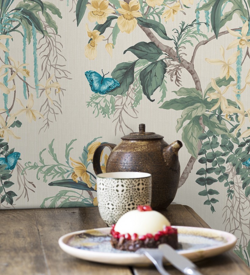 Papel pintado edén botánico orquídea oro fondo beige  Jakarta Verdant 684221