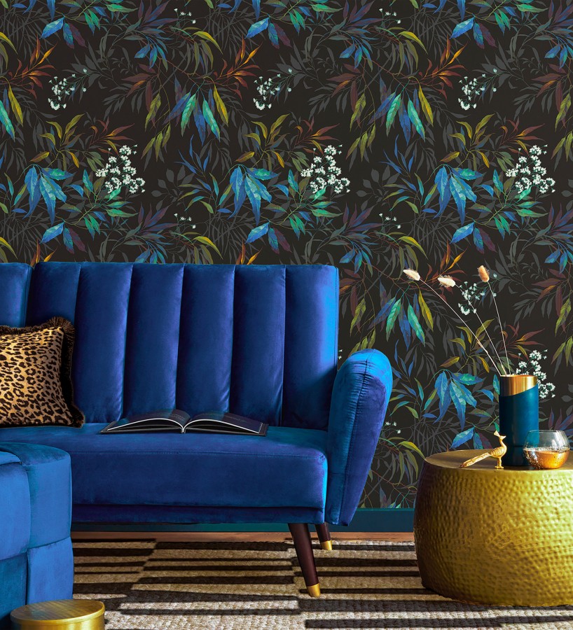 Papel pintado de selva exuberante con hojas fondo oscuro  Zora Enchanted 684231