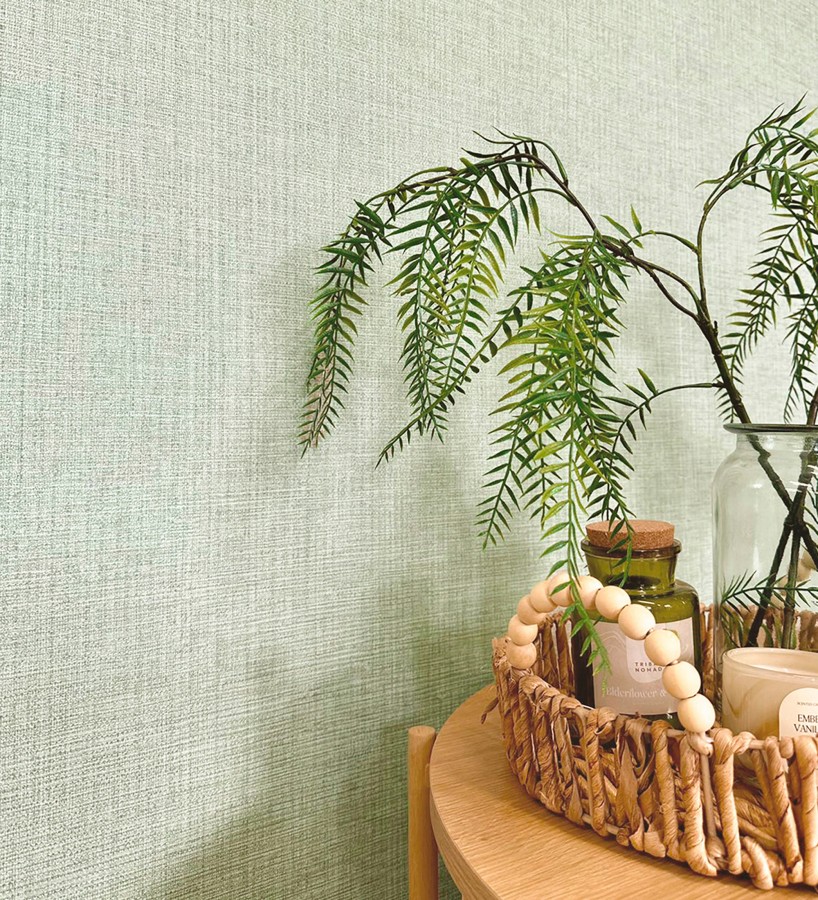 Papel pintado de textura rafia natural en relieve color verde salvia  Drava Coarse 684237