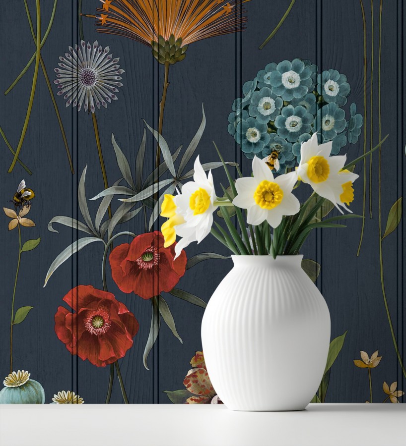 Papel pintado flores botánicas sobre maderas azules amapolas rojas  Bidasoa Sunlit 684242