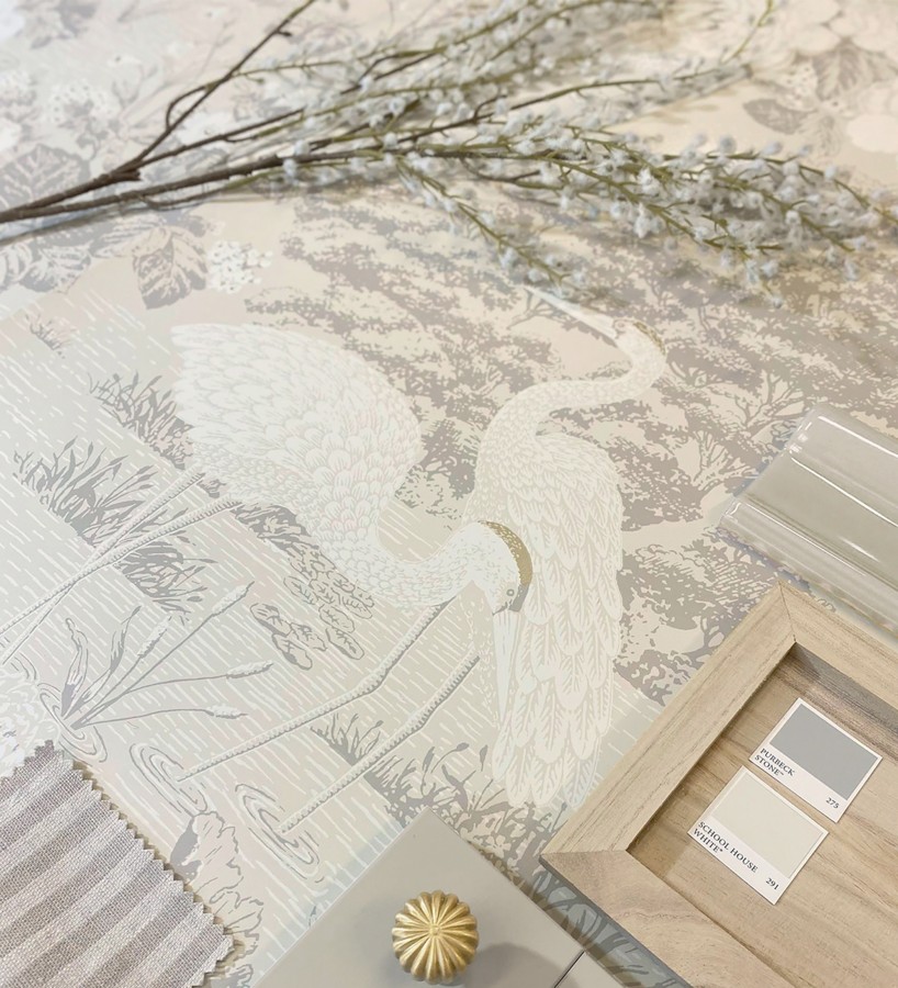 Papel pintado garzas en estanque floral vintage fondo beige arena  Kyoto Sanctuary 684245