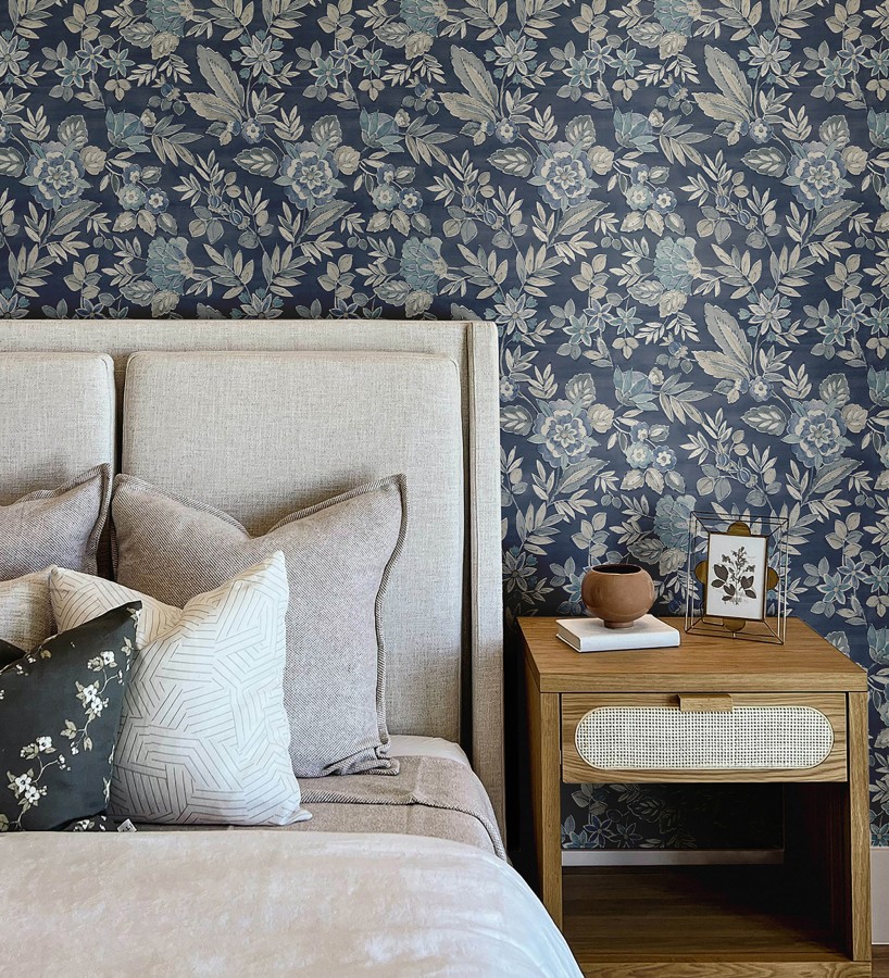 Papel pintado flores vintage de acuarela fondo azul eléctrico  Willowmere Posies 684275