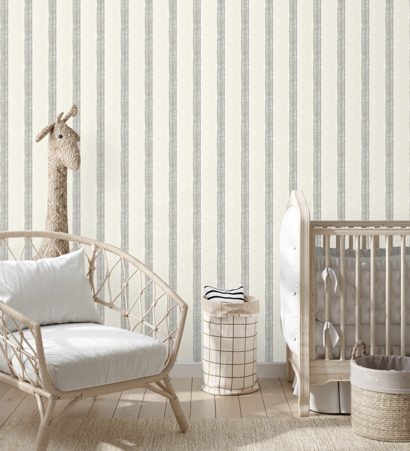 Papel pintado texturizado de rayas elegantes con grecas cian  Tisbury Pinstripe 684280