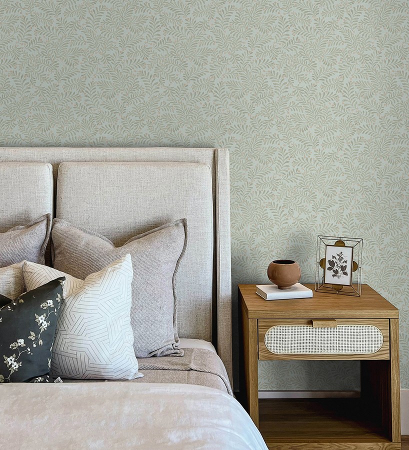 Papel pintado ramas verdes y bayas fondo lino texturizado azul pastel  Willowmere Sprigs 684299