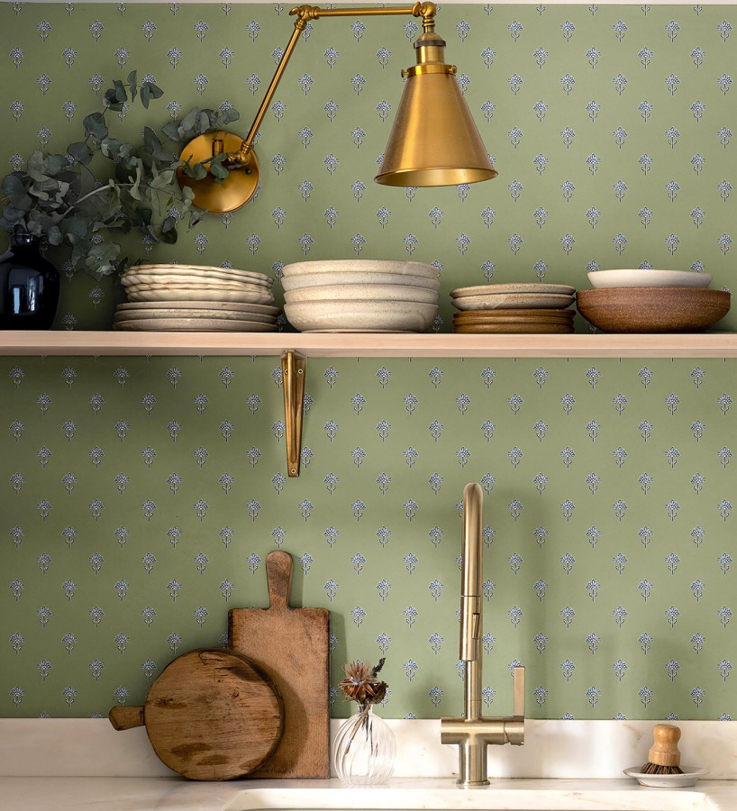 Papel pintado provenzal francés de flores pequeñas fondo verde  Willowmere Ditsy 684312