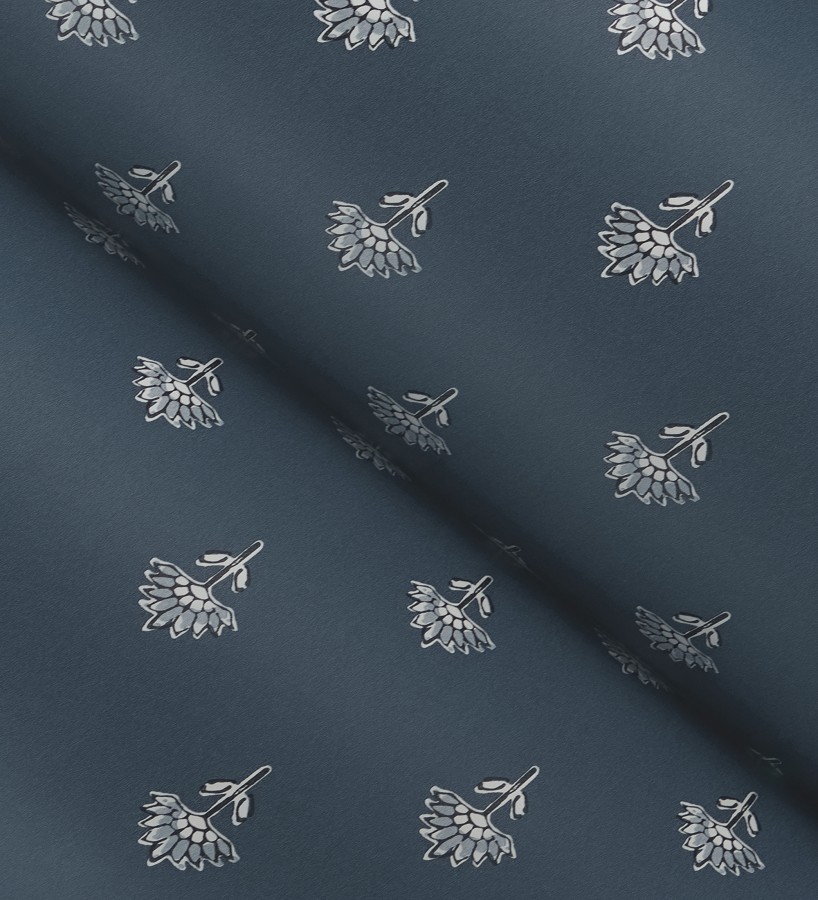 Papel pintado provenzal francés de flores pequeñas fondo azul  Willowmere Ditsy 684314