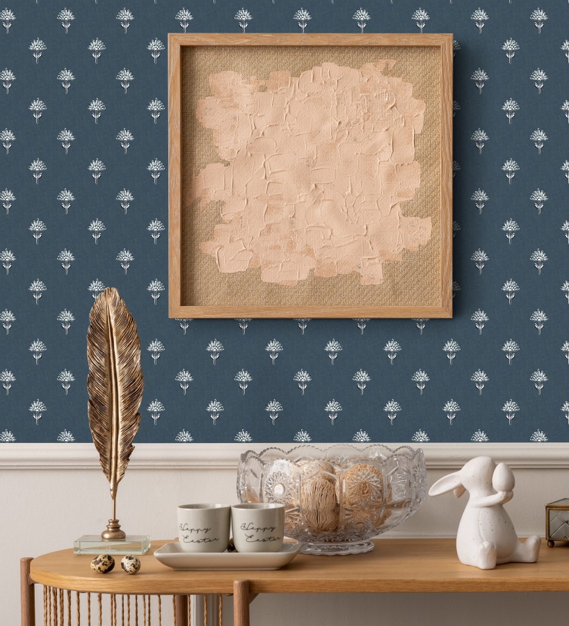 Papel pintado provenzal francés de flores pequeñas fondo azul  Willowmere Ditsy 684314