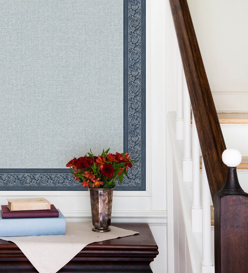 Cenefa de papel pintado diseño floral azul estilo cottage country  Primrose Lacework 684333