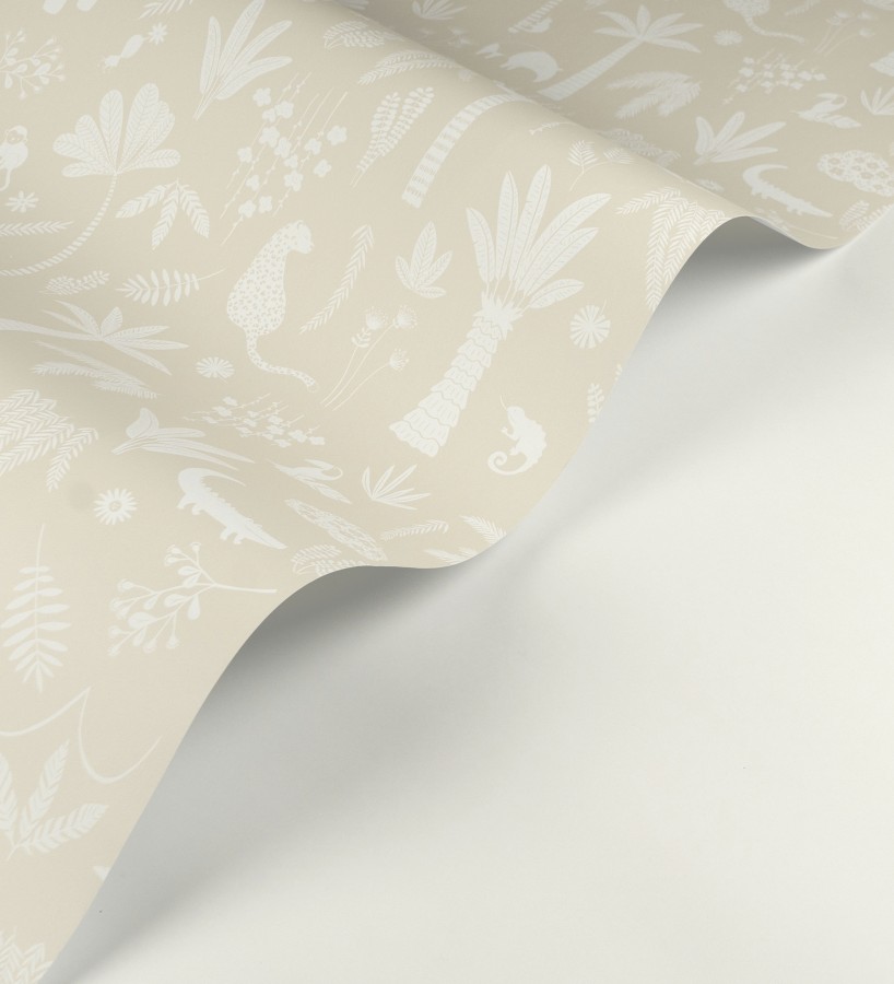 Papel pintado selva minimalista animales y palmeras blanco fondo beige  Milo Safari 684453