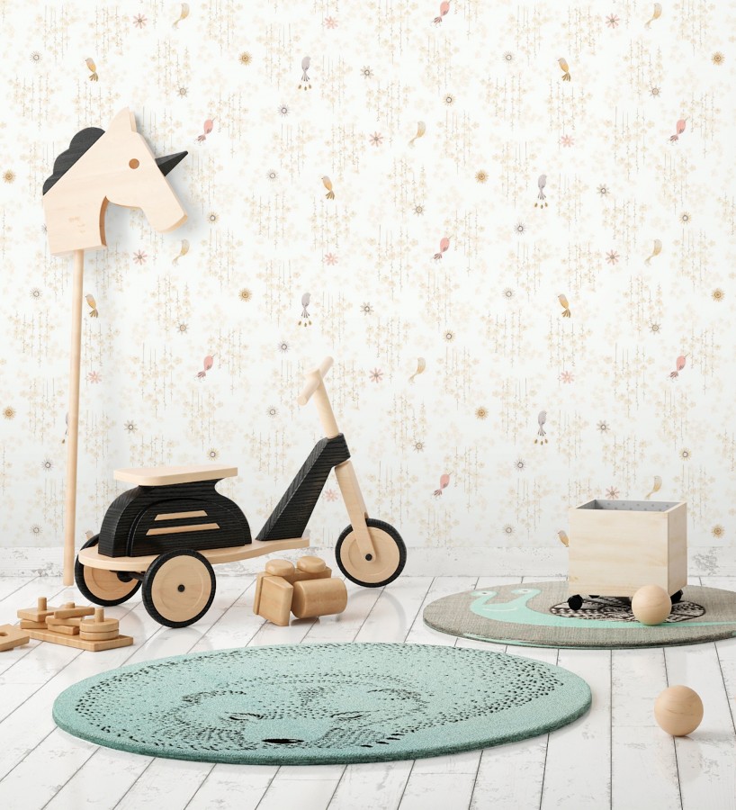 Papel pintado de pajaritos y flores color beige rosáceo  Alma Birds 684460
