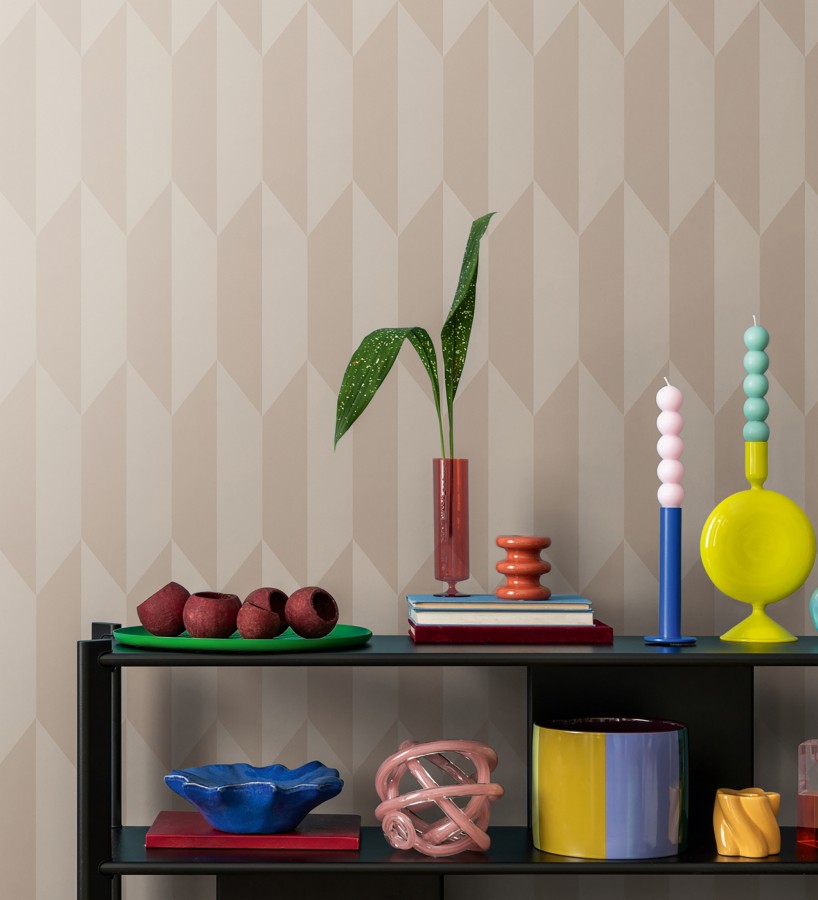 Papel pintado geométrico de prismas metalizados color beige  Rhine Metric 684695