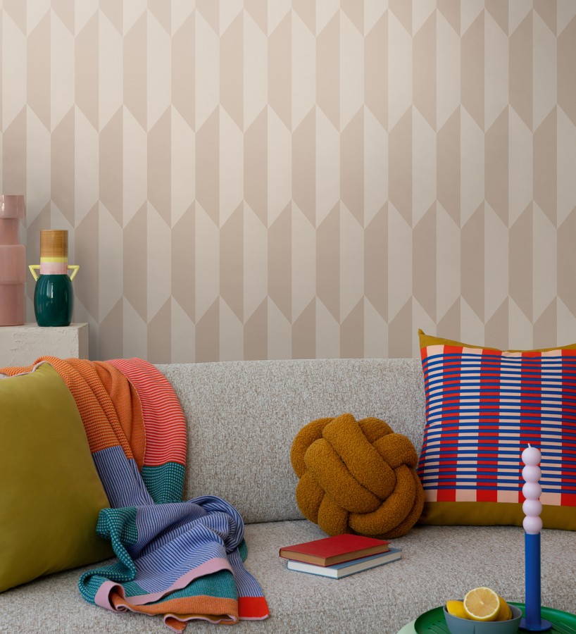 Papel pintado geométrico de prismas metalizados color beige  Rhine Metric 684695