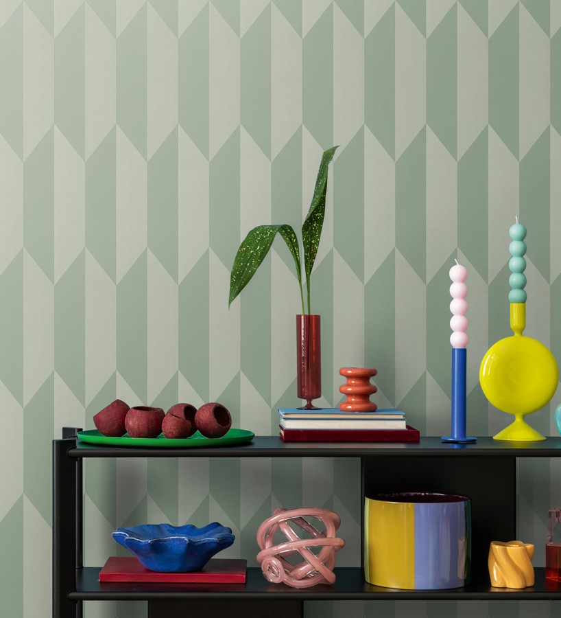 Papel pintado geométrico de prismas metalizados color verde salvia  Rhine Metric 684698
