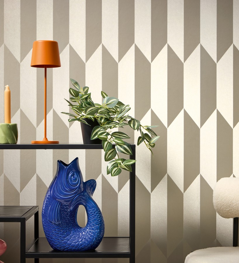 Papel pintado geométrico de prismas metalizados color champagne  Rhine Metric 684699