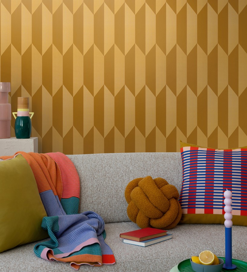 Papel pintado geométrico de prismas metalizados color dorado  Rhine Metric 684700