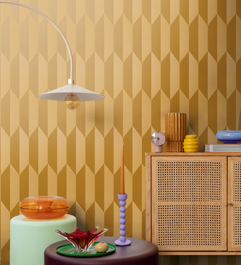 Papel pintado geométrico de prismas metalizados color dorado  Rhine Metric 684700