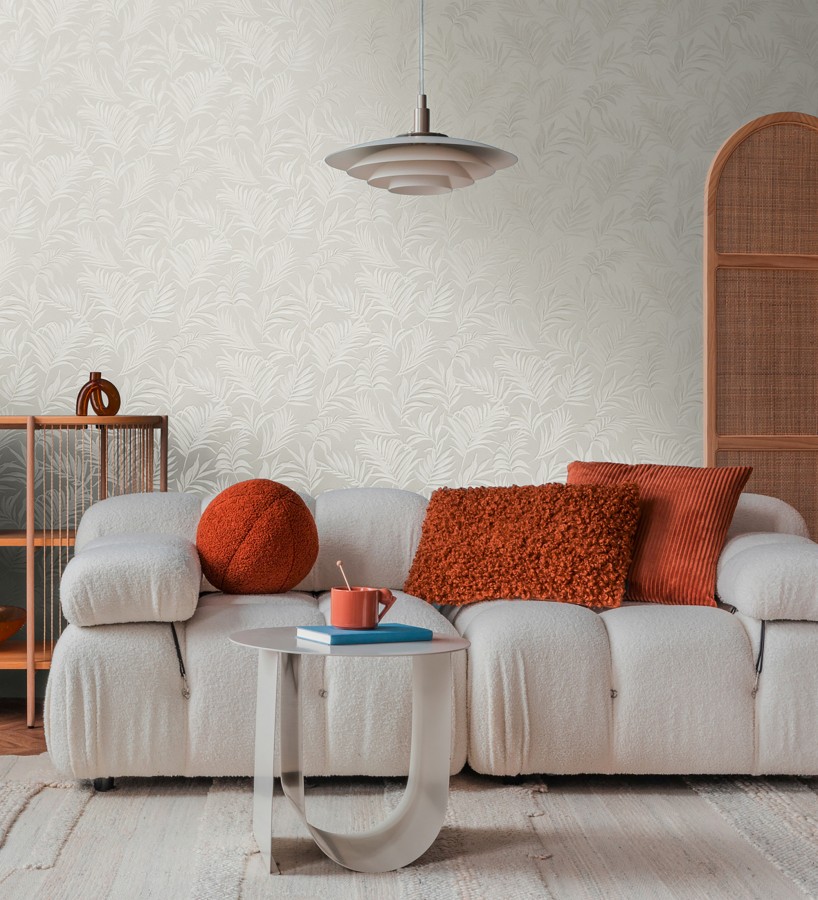 Papel pintado de hojas bordadas sobre fondo texturado en blanco roto  Selene Ethereal 684703