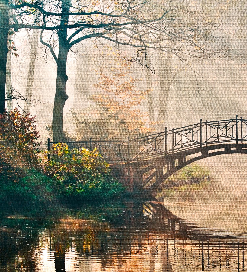 Papel pintado mural naturaleza romántica con puente y niebla  Vareli Canvas 684721