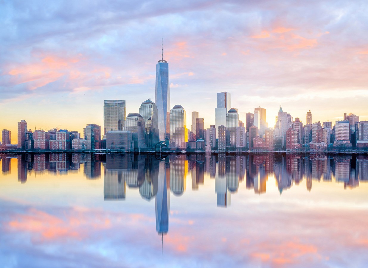 Papel pintado mural skyline de Manhattan con reflejo en el agua  Triven Timeless 684739