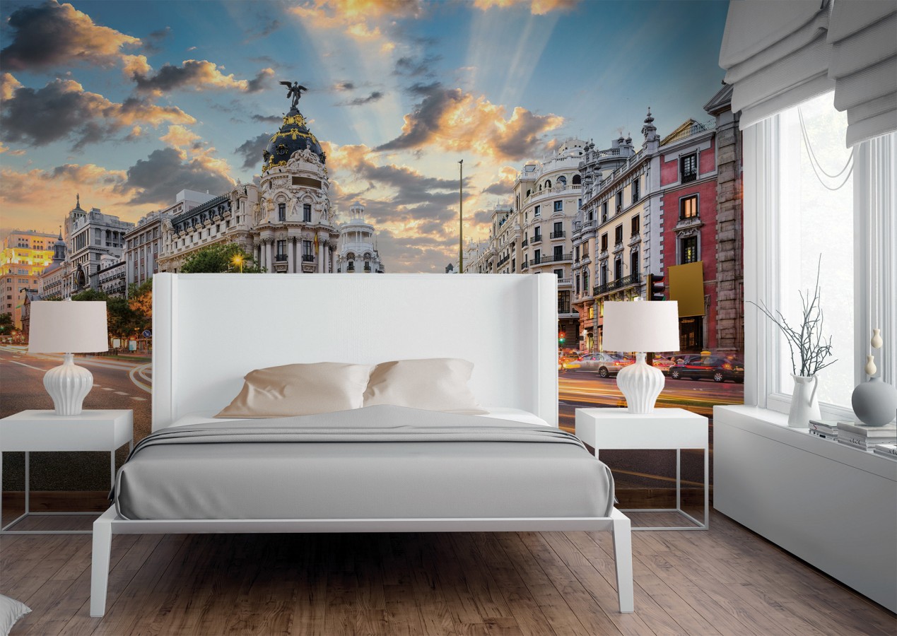 Papel pintado mural Gran Vía de Madrid con Edificio Metrópolis al atardecer  Triven Timeless 684746