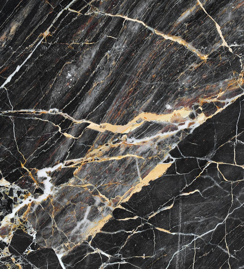 Papel pintado mural de mármol negro con vetas doradas y blancas  Kaelis Matter 684764